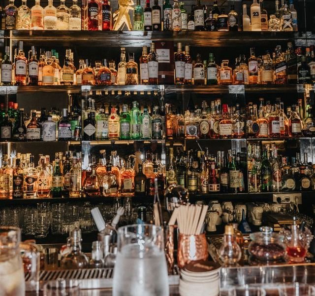Mixology: guida all'arte del cocktail